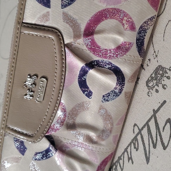 Coach Rare Iridescent Signature C's Accordion Wallet  (A-1) - Picture 2 of 7